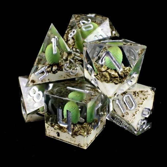 DND Dice Set - Dragon's Nest - 7 Handmade Resin Dice - RETIRED - Fantasy RPG - Picture 2 of 4